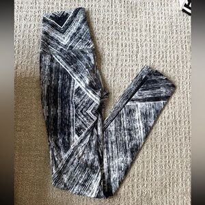 lululemon athletica Black and White Patterned High rise leggings